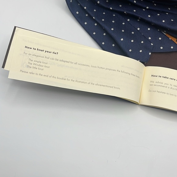 Louis Vuitton Silk Neck Tie - Picture 10 of 12
